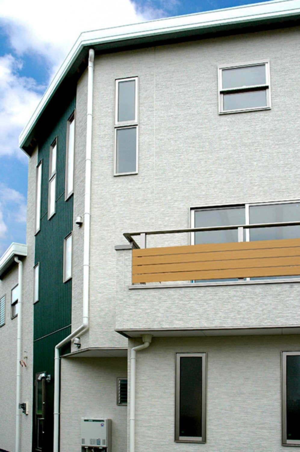 『限られた敷地に建つ都市型３階建て住宅』