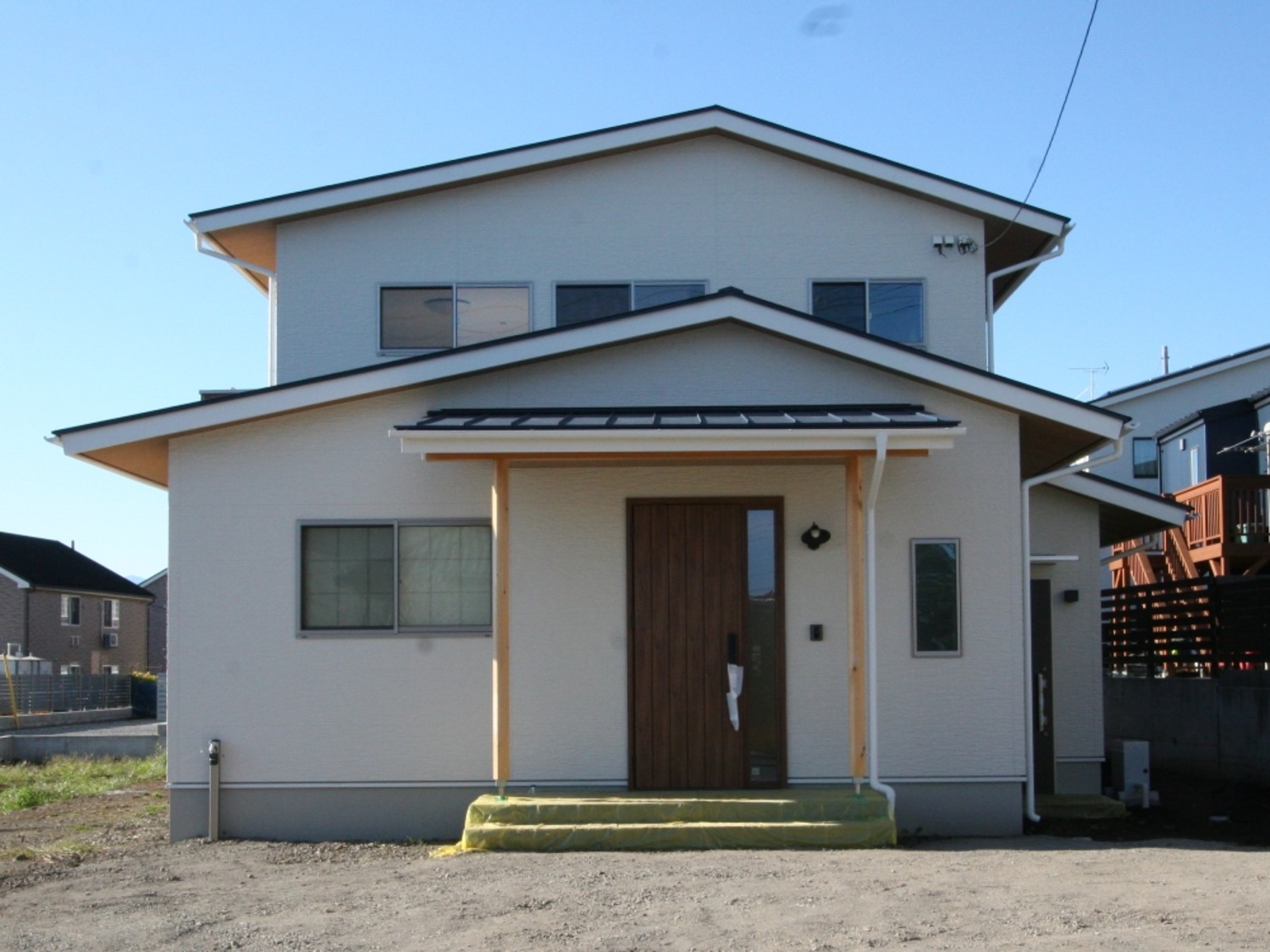 『薄着で素足が心地良い家』