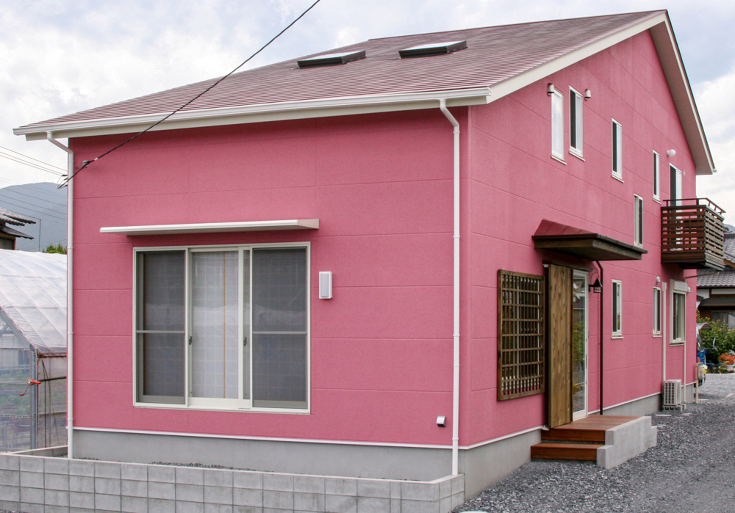 『小屋裏を愉しむストベリーハウス』