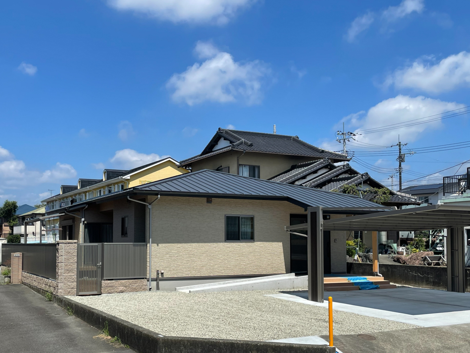 富士市　Ⅾ邸『明るい陽射しが降りそそぐ坪庭のある平屋』 