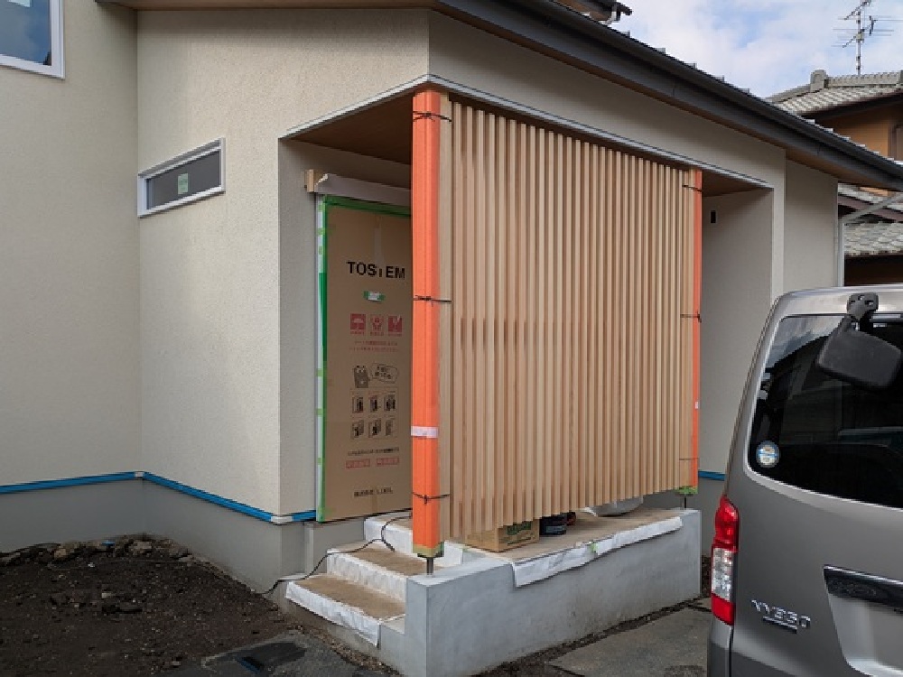 玄関ポーチ格子造作