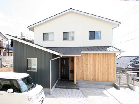 『吹き抜けを愉しむ子育てエコ住宅』