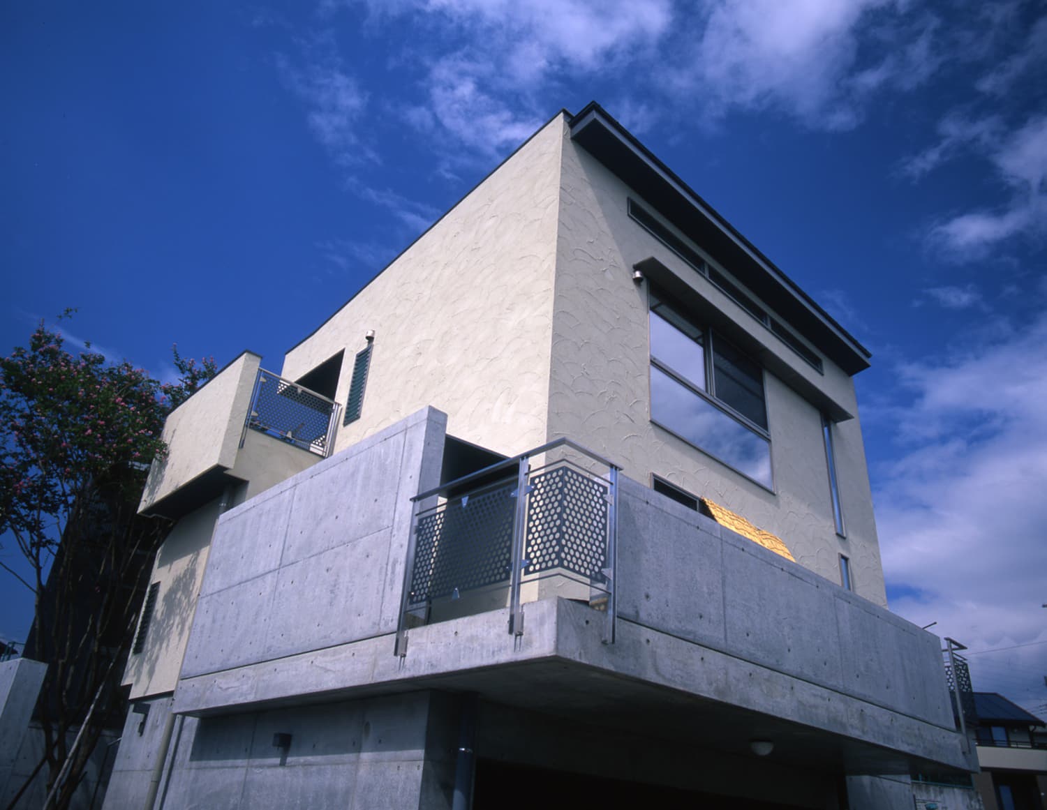 『建築家自邸の家』　　　　　　　　　　　　　　　　　　　　　　　　　　　　　　　　　　　　　　　　　　　　　　　　　　
《設計》中澤建築設計事務所　　　　　　　　　　　　　　　　　　　　　　　　　　　　　　　　　　　　　　　　　　　　　　
《施工》株式会社建築工房わたなべ　　　　　　　　　　　　　　　　　　　　　　　　　　　　　　　　
