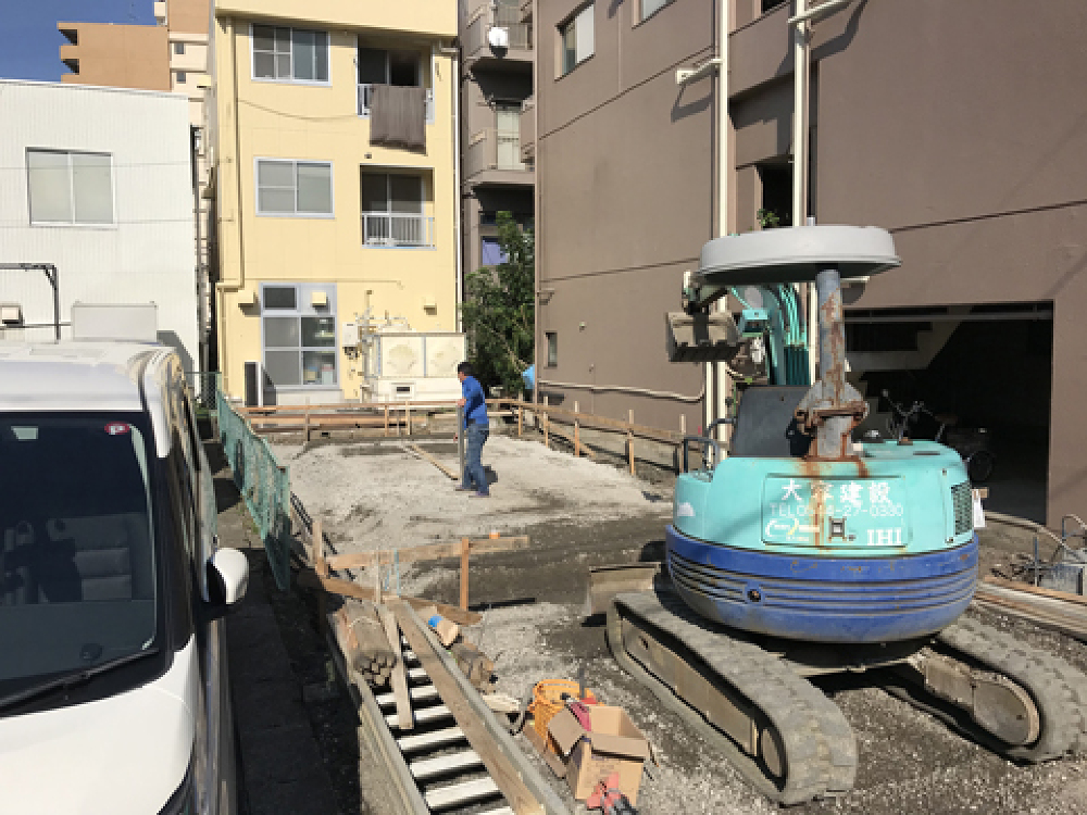 基礎掘削工事