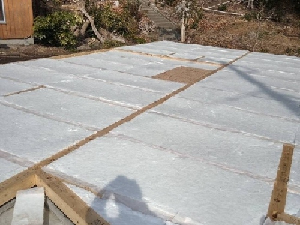 床　断熱材充填