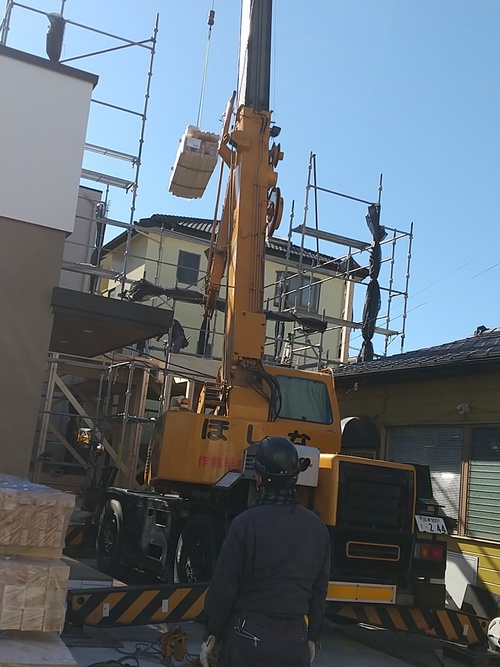 実りの家上棟レッカ－
